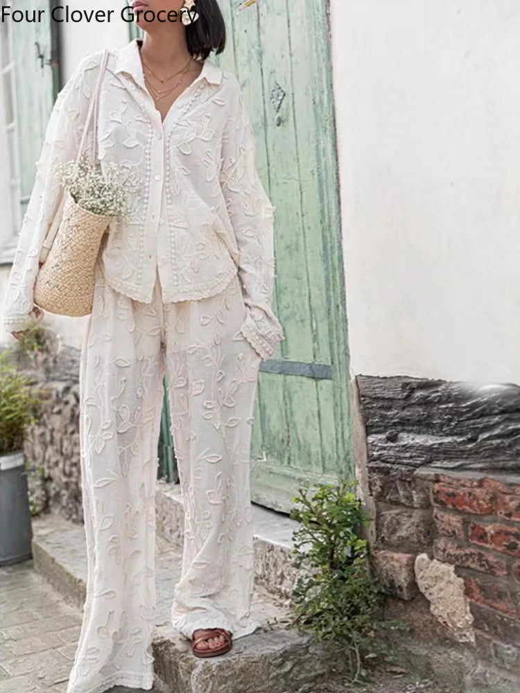 Stijlvolle Pantalon Set met Geborduurd Motief en Lange Mouwen Blouse