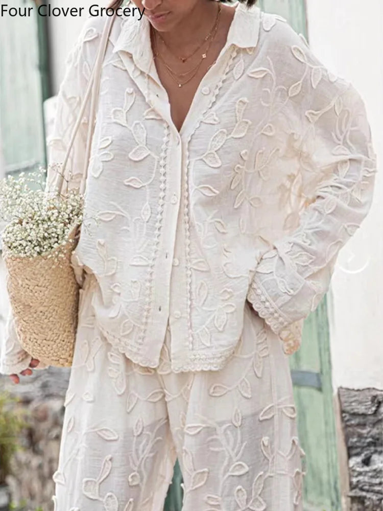 Stijlvolle Pantalon Set met Geborduurd Motief en Lange Mouwen Blouse