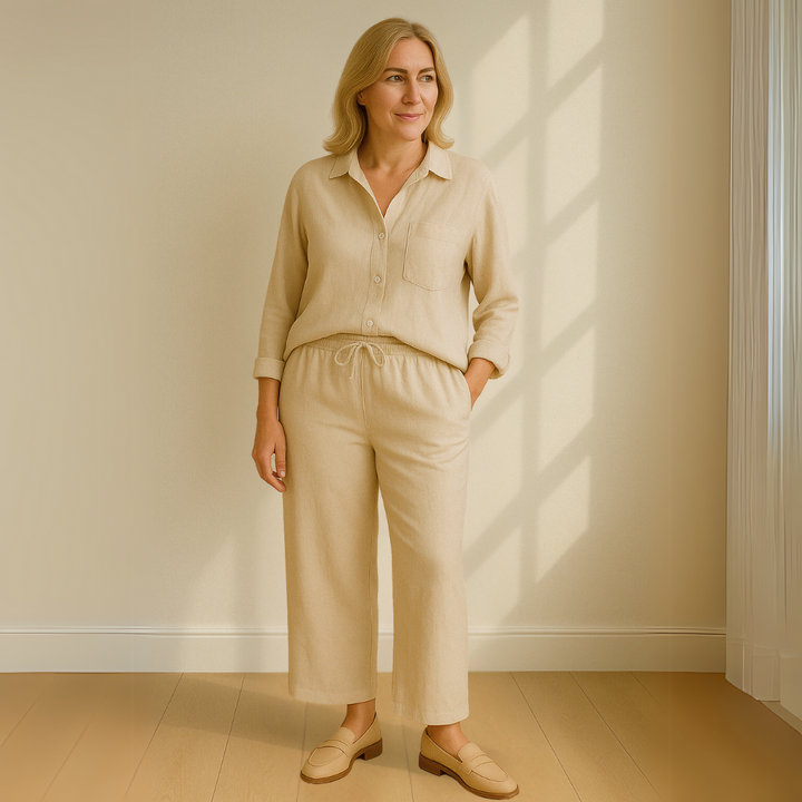 Elegant 2-Piece Outfit: Blouse and Wide-Leg Trousers