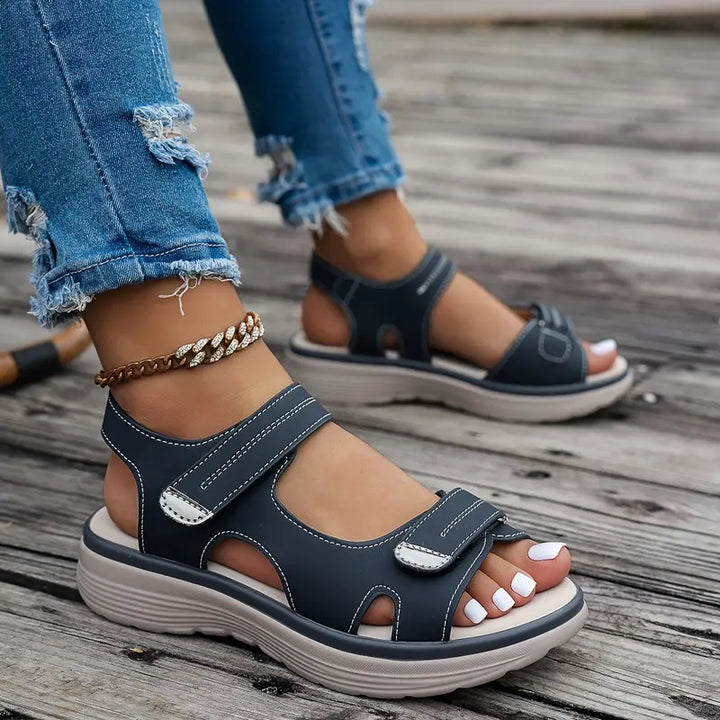 Alia™ | Comfortabele wedge sandalen met enkelband